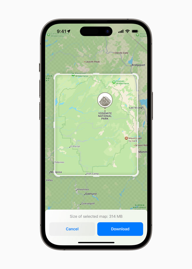 El iPhone 14 Pro le indica a un usuario descargar un área específica en Mapas para poder navegar y usar otras funcionalidades sin conexión.