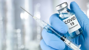 ¿Cuánto costarán las vacunas de Pfizer y Moderna contra COVID-19 en México?